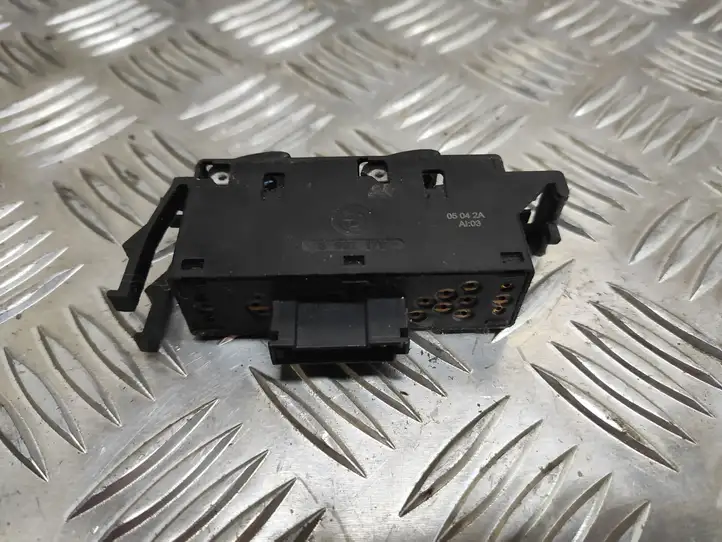 BMW 3 E46 (1998 - 2005) 6902179 Кнопка стеклоподъемников — фото 2