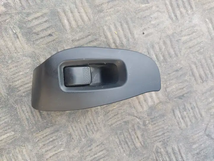 Subaru Legacy (1999 - 2003) 94266AE040 Блок кнопок стеклоподъемников — фото 2