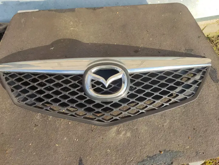 Mazda 2 (2003 - 2007) 3M718200 Передняя решетка — фото 1