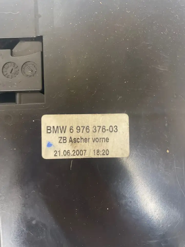 BMW 5 E60 E61 (2004 - 2010) 6976376 Передняя пепельница — фото 5