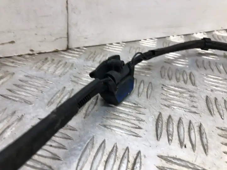 BMW 3 F30 F35 F31 (2012 - 2018) 13264011 Шланг (шланги) оконной жидкости лобового стекла — фото 2