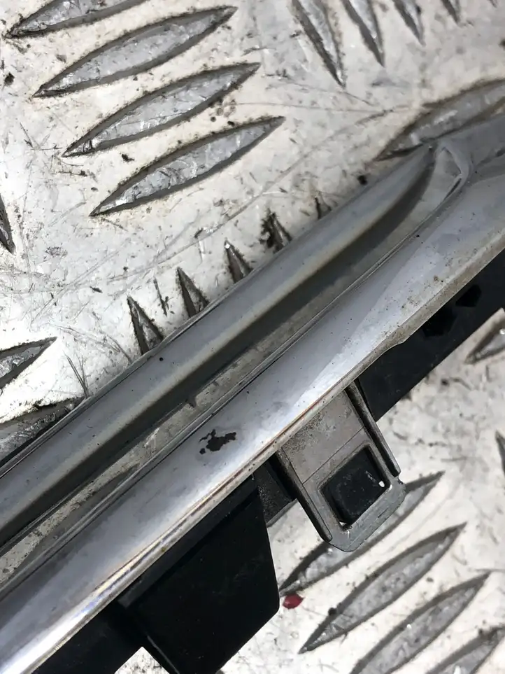 BMW 5 F10 F11 (2009 - 2016) 7336648 Молдинг крыла — фото 4