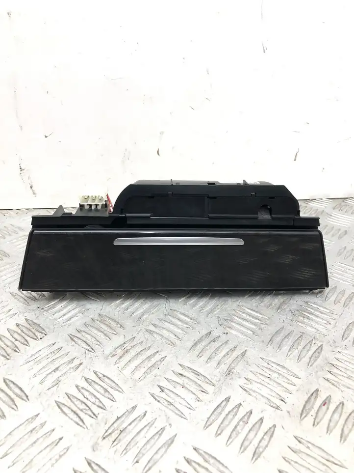 BMW 7 F01 (2008 - 2016) 9119317 Передняя пепельница — фото 1