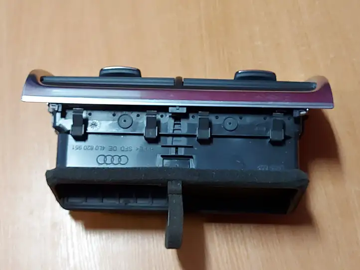 Audi Q7 4L (2005 - 2009) 4L0820951 Центральный воздушный дефлектор — фото 5