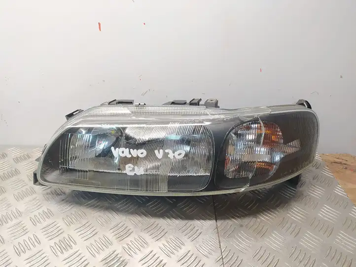 Volvo V70 (2000 - 2004) 89007907 Передняя фара — фото 1