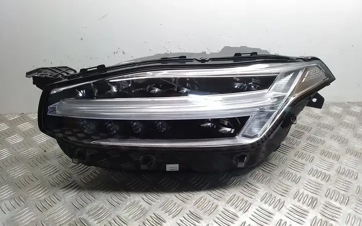 Volvo XC90 (2014 - 2019) 31353153 Передняя фара — фото 1