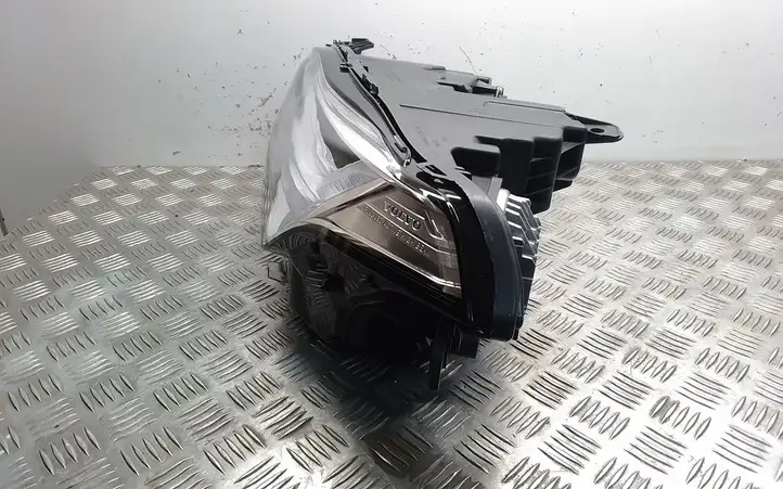 Volvo XC90 (2014 - 2019) 31353153 Передняя фара — фото 2