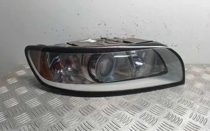 Volvo V50 (2008 - 2012) 30763034 Передняя фара — фото 1
