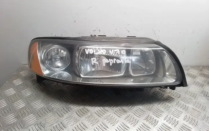 Volvo V70 (2004 - 2007) Передняя фара — фото 1