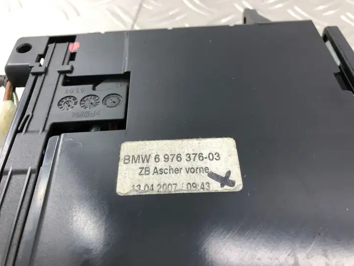 BMW 5 E60 E61 (2004 - 2010) 6976376 Передняя пепельница — фото 3