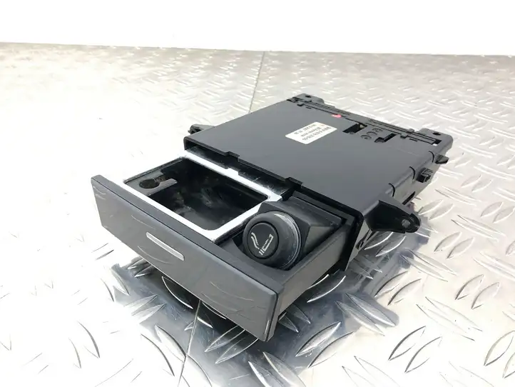 BMW 5 E60 E61 (2004 - 2010) 6976376 Передняя пепельница — фото 1