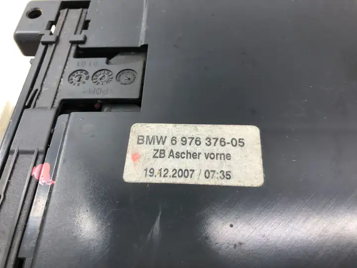 BMW 5 E60 E61 (2004 - 2010) 6976376 Передняя пепельница — фото 3