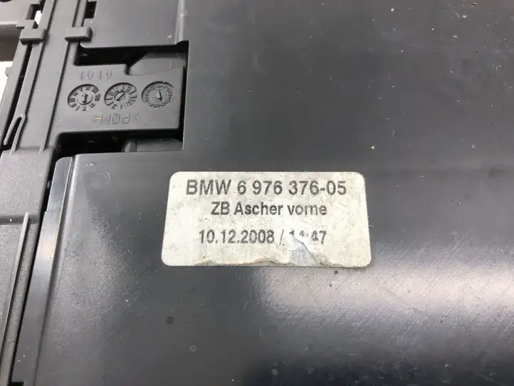 BMW 5 E60 E61 (2004 - 2010) 6976376 Передняя пепельница — фото 2