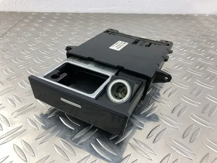 BMW 5 E60 E61 (2004 - 2010) 6976376 Передняя пепельница — фото 1