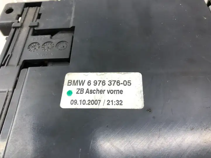 BMW 5 E60 E61 (2004 - 2010) 6976376 Передняя пепельница — фото 3