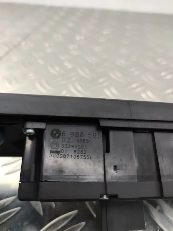 BMW 5 E60 E61 (2004 - 2010) 6988565 Включатель фонарей — фото 3