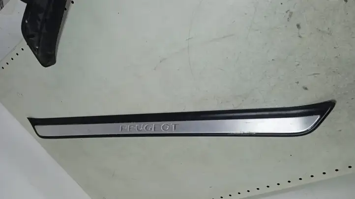 Peugeot 607 (2004 - 2010) Внутренняя отделка переднего порога — фото 1