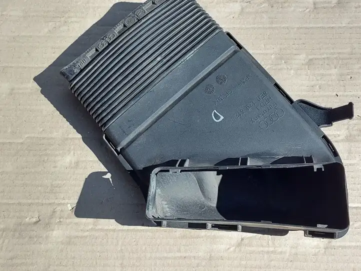 Audi A4 S4 B6 8E 8H (2000 - 2006) 8E0129617 Детали воздухозаборника — фото 3