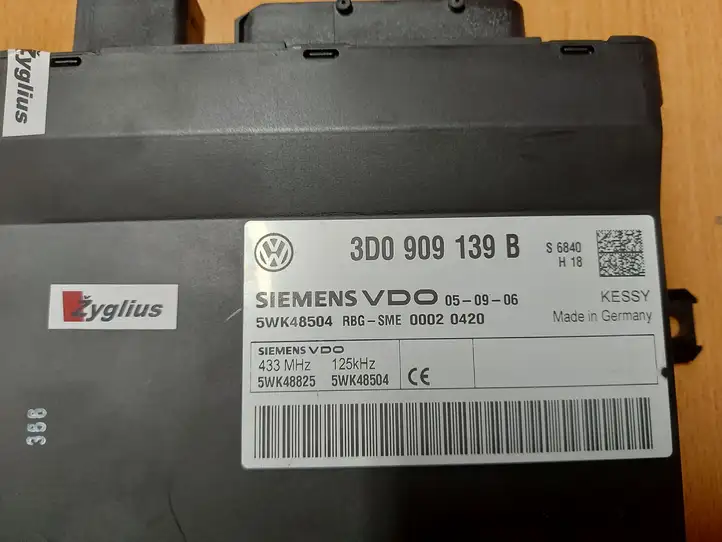 Volkswagen Touareg I (2002 - 2010) 3D0909139B Блок бесключевого доступа — фото 2