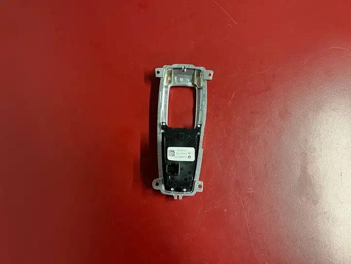 BMW X5 E70 (2006 - 2013) 9148508 Кнопка ручного тормоза — фото 2