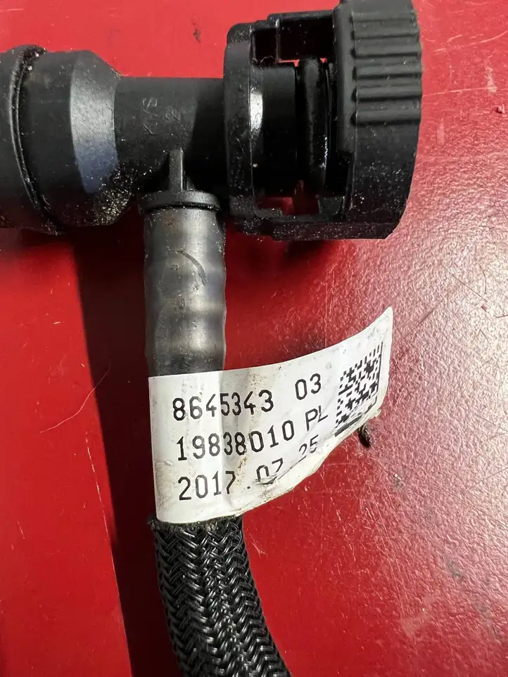 BMW X3 G01 (2018 - 2024) 8645343 Шланг сапуна — фото 3