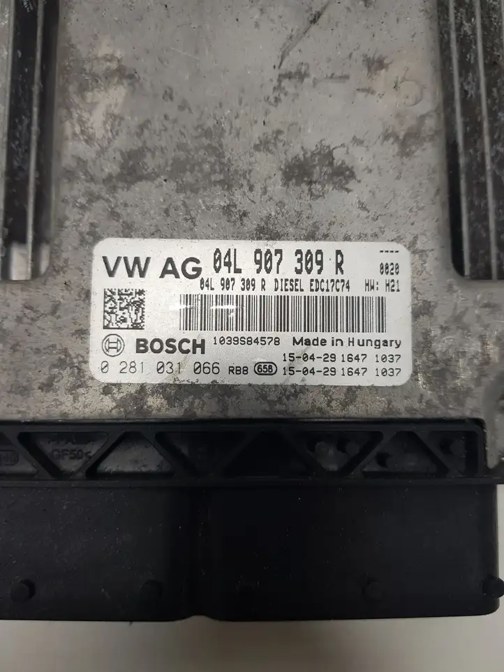 Volkswagen PASSAT B8 (2015 - ) 04L907309R Блок управления двигателем (ЭБУ) — фото 4