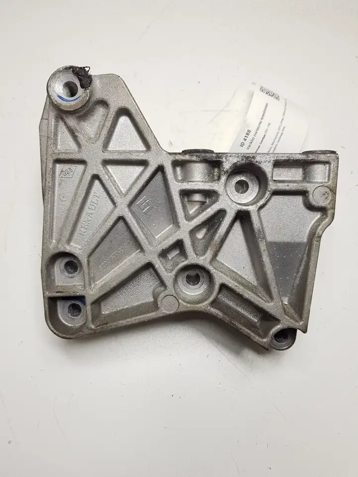 Nissan Qashqai (2010 - 2013) 8200633253 Кронштейн двигателя — фото 1