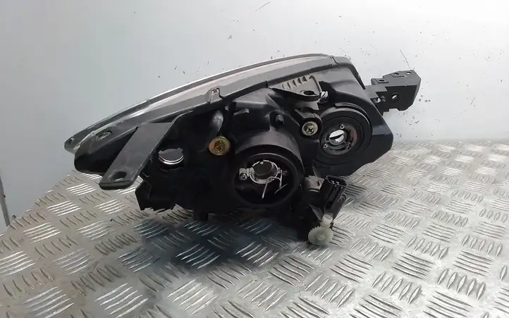 Mazda 3 I (2003 - 2006) P2951 Передняя фара — фото 3