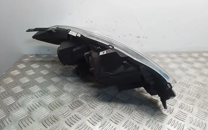 Mazda 5 (2005 - 2010) Передняя фара — фото 4