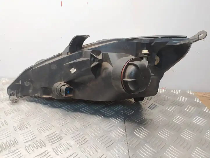 Ford Focus (1998 - 2004) YS4X13005 Передняя фара — фото 3