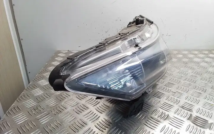 Honda Accord (2008 - 2016) Передняя фара — фото 2
