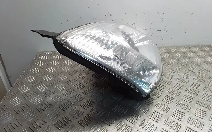 Honda Civic (2001 - 2005) Передняя фара — фото 2