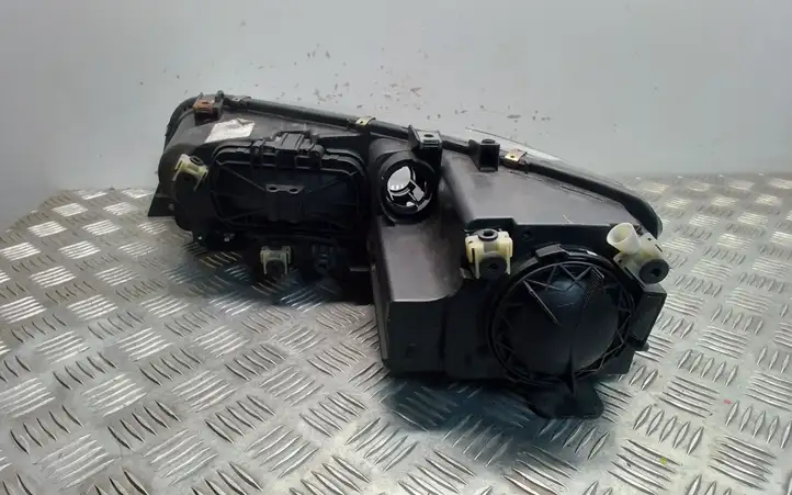 Mazda 6 (2005 - 2007) Передняя фара — фото 3