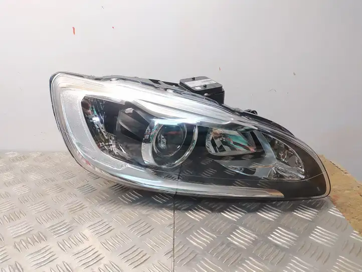 Volvo V60 (2013 - 2018) 31420262 Передняя фара — фото 1