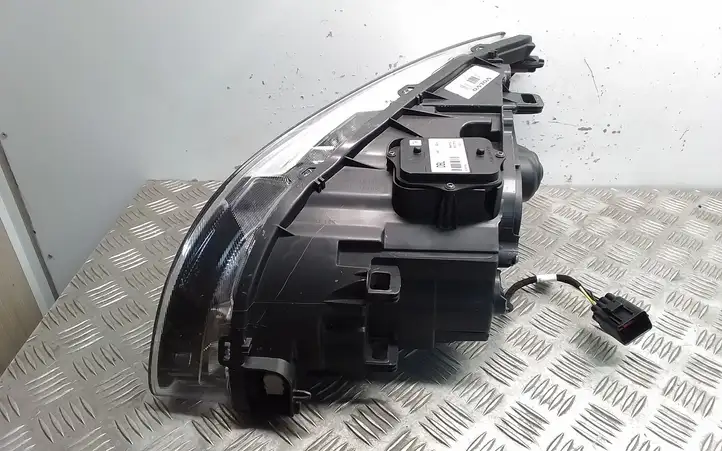 Volvo V60 (2013 - 2018) 31420262 Передняя фара — фото 4
