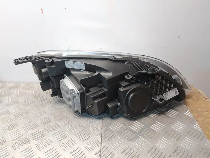 Volvo V40 Cross country (2016 - 2019) 31677022 Передняя фара — фото 3