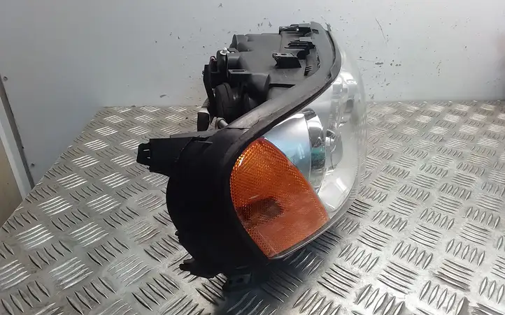 Volvo V70 (2004 - 2007) 31111181 Передняя фара — фото 2