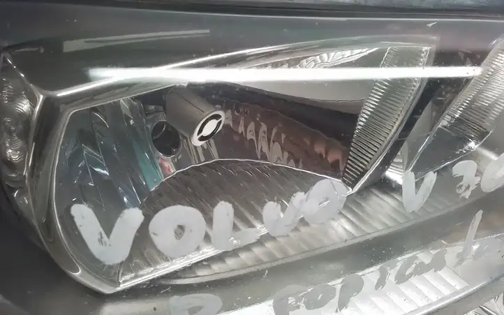 Volvo V70 (2004 - 2007) 30698836 Передняя фара — фото 2