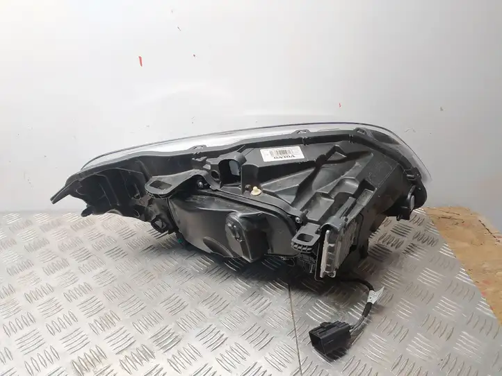 Volvo XC60 (2013 - 2017) 31420257 Передняя фара — фото 3