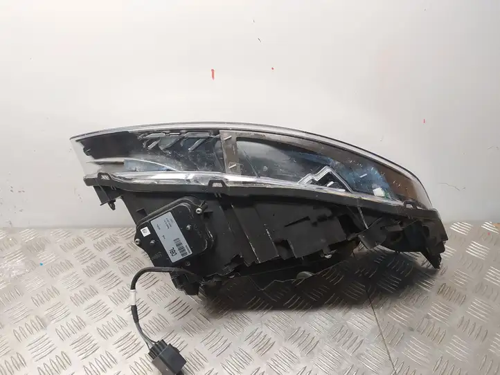 Volvo XC60 (2013 - 2017) 31420257 Передняя фара — фото 5