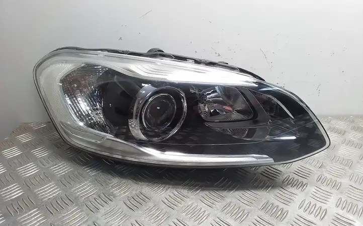 Volvo XC60 (2013 - 2017) 31420258 Передняя фара — фото 1