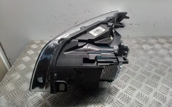 Volvo XC60 (2013 - 2017) 31420258 Передняя фара — фото 4
