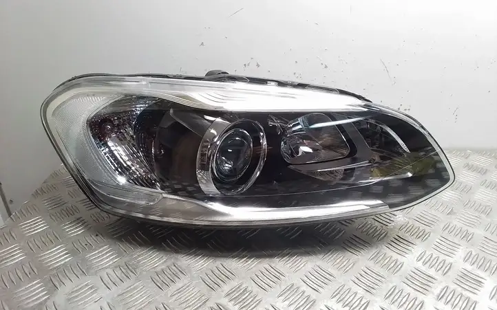 Volvo XC60 (2013 - 2017) 31420258 Передняя фара — фото 1