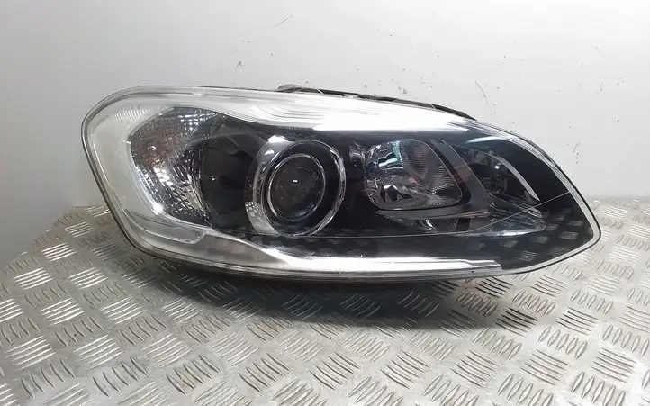 Volvo XC60 (2013 - 2017) 31420258 Передняя фара — фото 1