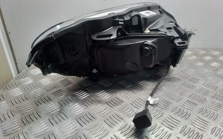Volvo XC60 (2013 - 2017) 31420257 Передняя фара — фото 3