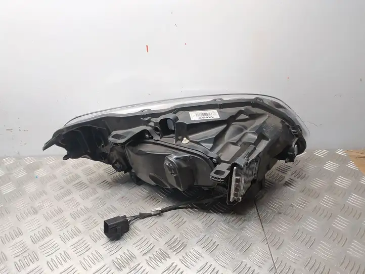 Volvo XC60 (2013 - 2017) 31420257 Передняя фара — фото 3