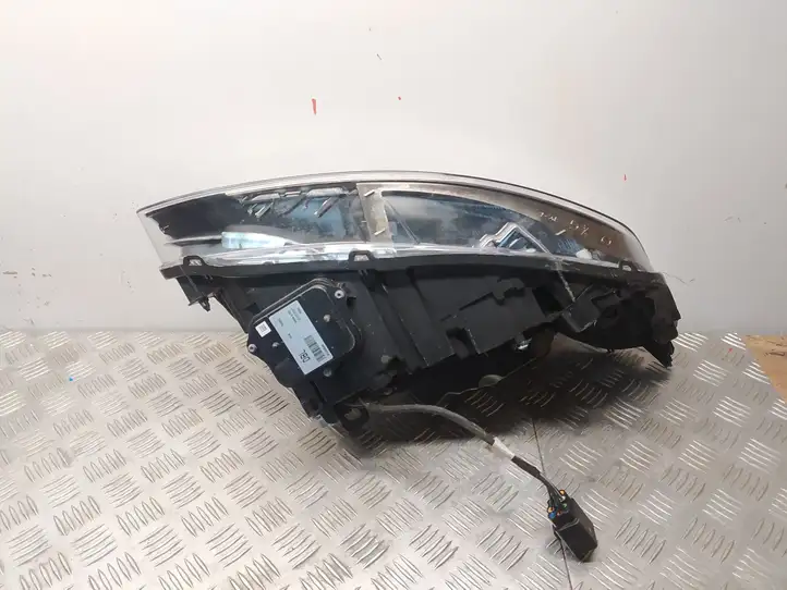 Volvo XC60 (2013 - 2017) 31420257 Передняя фара — фото 5