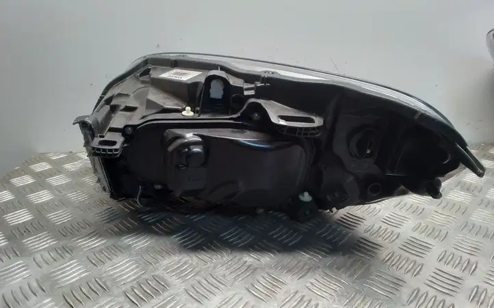 Volvo XC60 (2013 - 2017) 31420258 Передняя фара — фото 3
