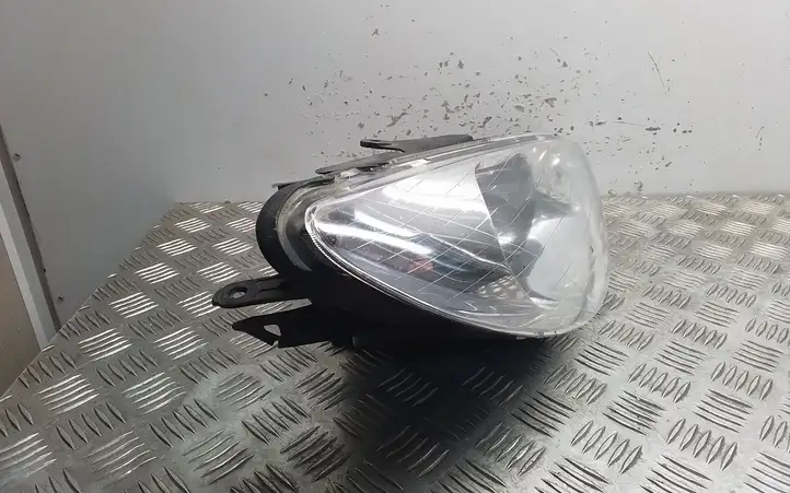 Peugeot 206 (1998 - 2012) Передняя фара — фото 2