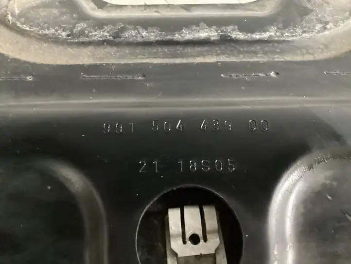 Porsche 911 991 (2011 - 2019) 99150443900 Кронштейн топливного бака — фото 2